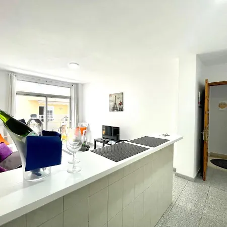 Apartamento Con Balcon, Wifi, A 2 Minutos A Pie De La Playa Apartamento