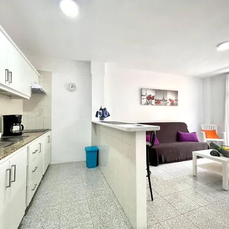 Apartamento Con Balcon, Wifi, A 2 Minutos A Pie De La Playa Apartamento